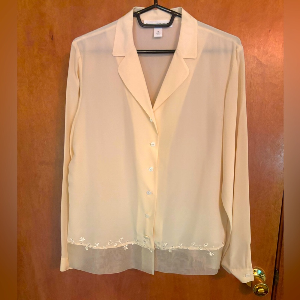 Josephine Chaus Elegant Cream Silk Blouse with Floral Embroidery Size 10